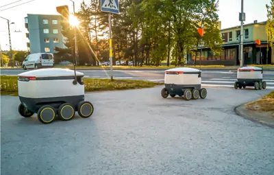 (b) An image used to probe how PwMD would respond to multiple sidewalk robots