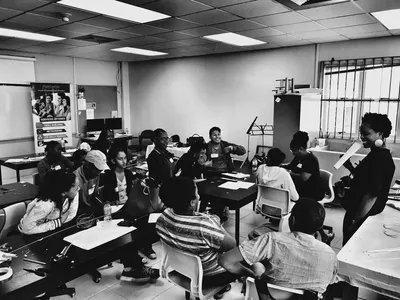 Figure 17.1  Vernelle A. A. Noel conducting a wire-bending workshop at a high school in Trinidad & Tobago (2017).